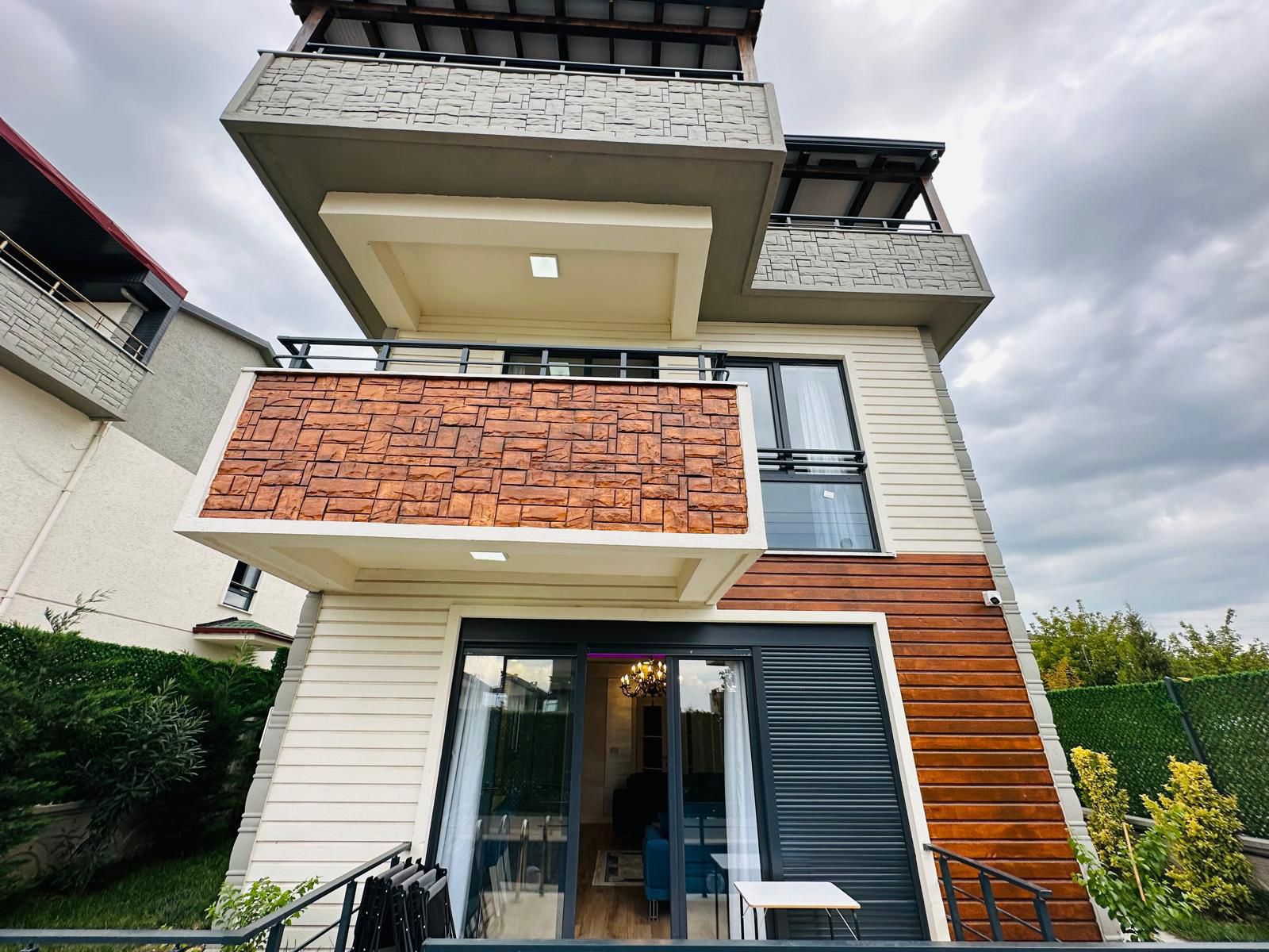 YALOVA ÇINARCIK ÇALICA KÖYÜ 4+2 TRİPLEX LÜX  VİLLA